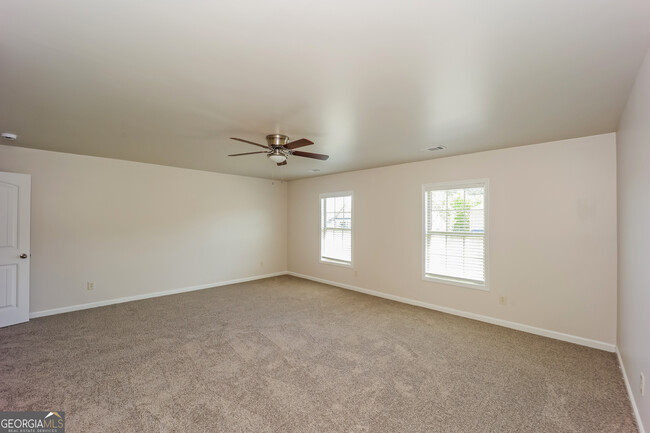 Building Photo - 561 Greyhound Ct