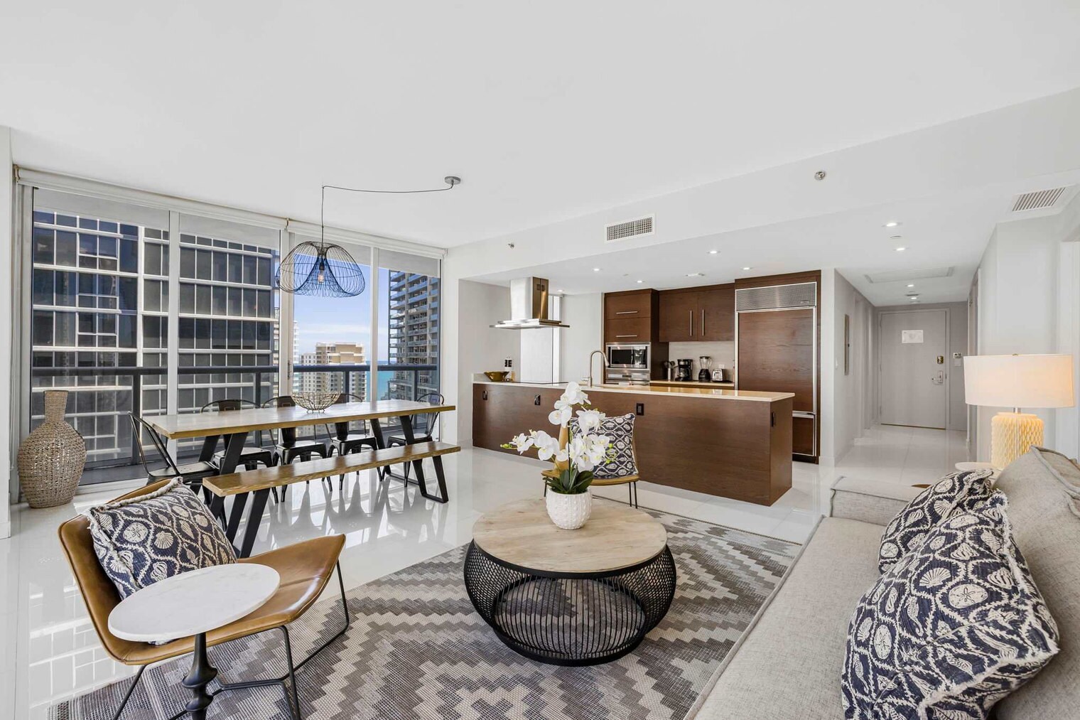 Building Photo - 485 Brickell Ave