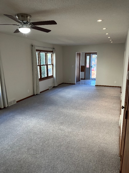 Building Photo - 4230 S 39th Ave