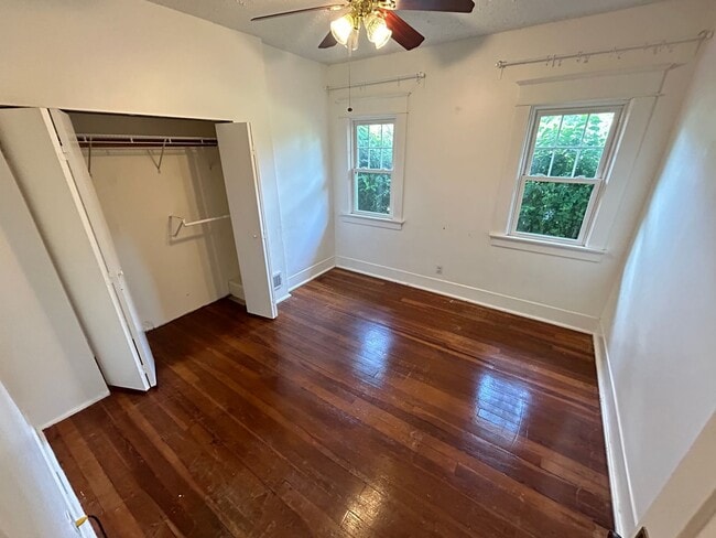 Building Photo - Charming 3-bedroom, 2.5-bathroom home loca...