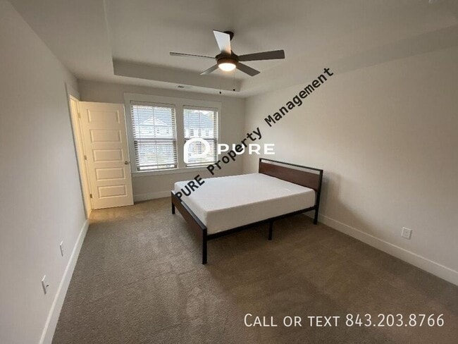 Building Photo - 7816 Park Gate Dr