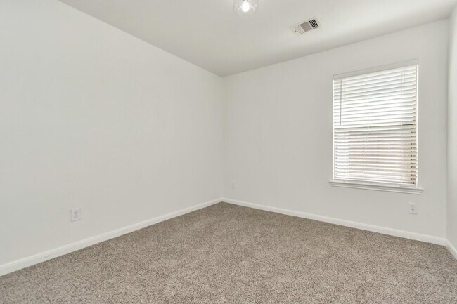 Building Photo - 7019 Parkford Meadow Dr