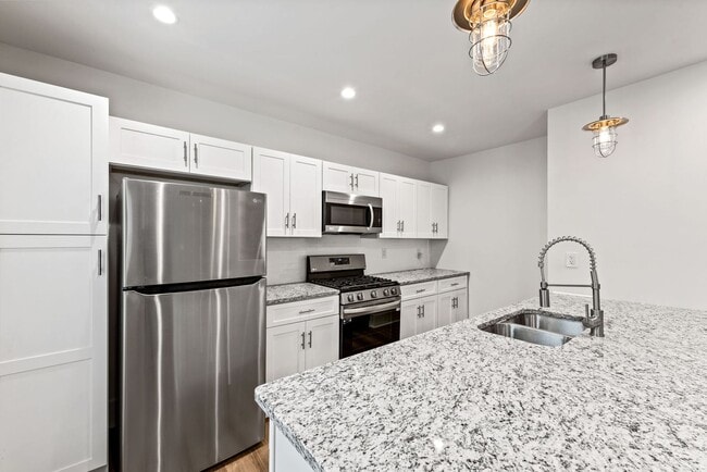 Building Photo - Location, Location - Duplex Unit A - 636 Francis PL NW/ 2 bedroom, 2 bath - off street parking $1...