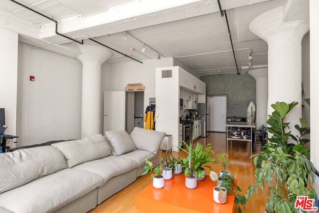 Building Photo - 420 San Pedro St