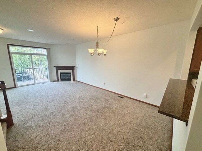 Building Photo - 15573 June Grass Ln