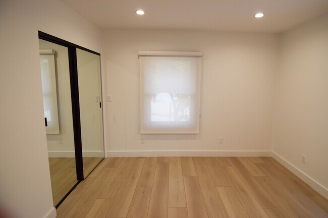 Building Photo - 317 Ocean Park Blvd