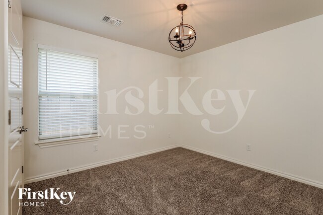 Building Photo - 2809 Cypress Springs Blvd