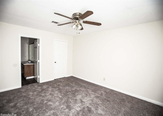 Building Photo - 2750 W Pershing Blvd