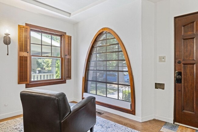 Building Photo - (POOL!) 3 bed/2 bath - 1935 Spanish Coloni...