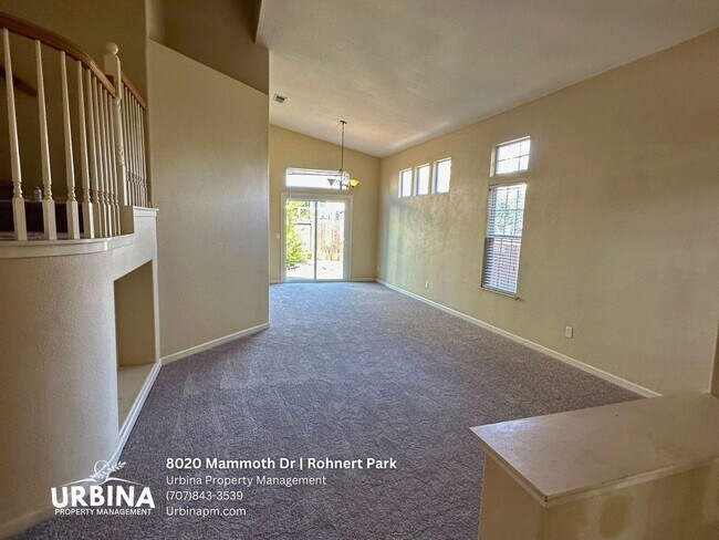 Building Photo - Spacious 4BR/2.5BA Home with 3 Car Garage in the M Section of Rohnert Park!