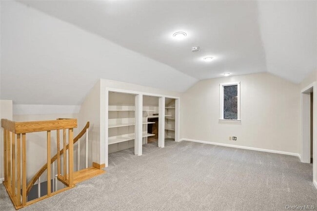 Building Photo - 17 Valley Dr