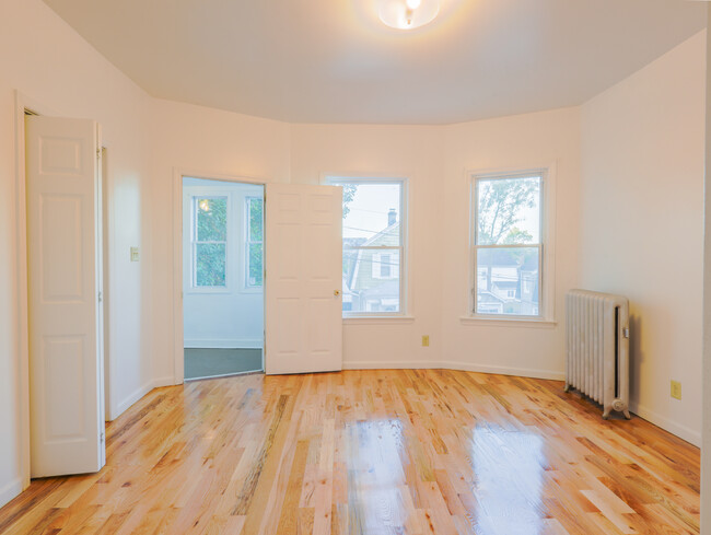 Primary Bedroom with walk-in closet - 68 Llewellyn Ave