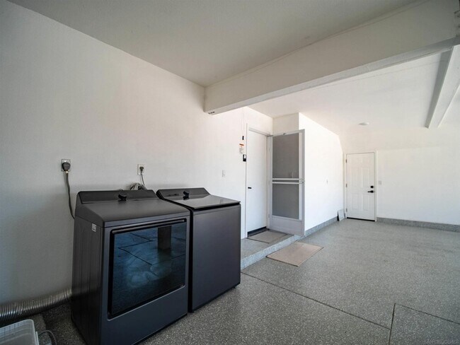 Building Photo - 11748 Via Chona