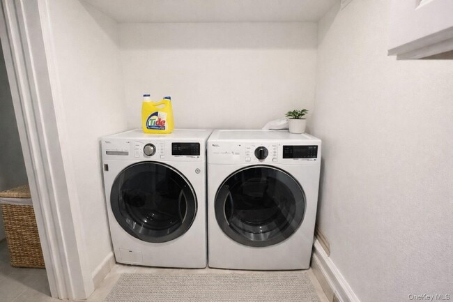 Building Photo - 45-44 Browvale Ln