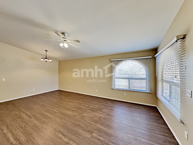 Building Photo - 5691 S Abbottsford Dr