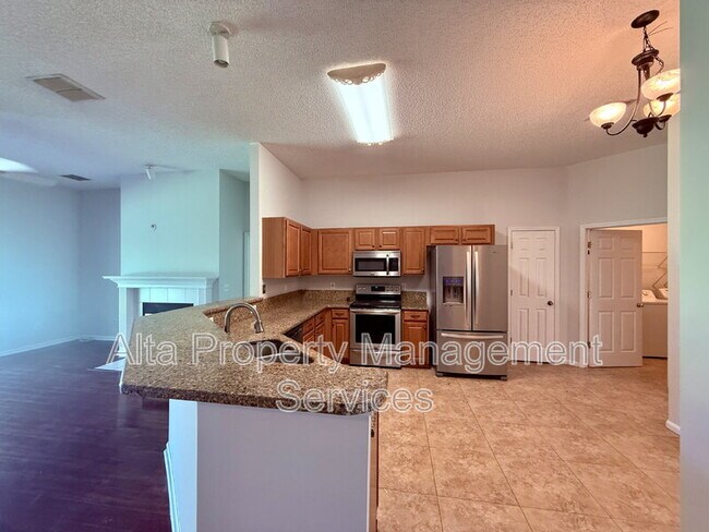 Building Photo - 2462 Coachman Lakes Dr