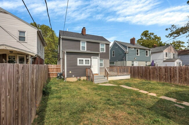 Building Photo - 1745 Sullivant Ave