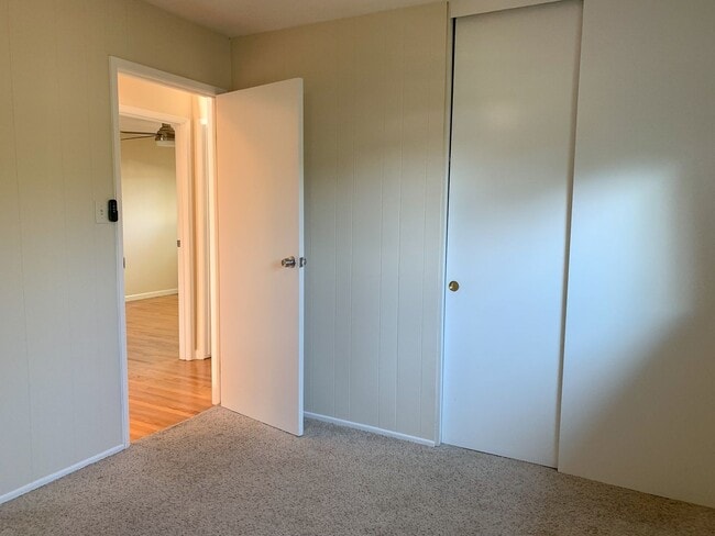 Building Photo - Single level 3 Bedroom Home on a Spacious Corner Lot!