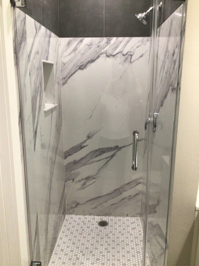 Building Photo - 2109 Marnel Rd