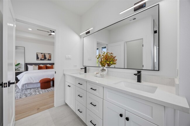 Building Photo - 2010 Yates St