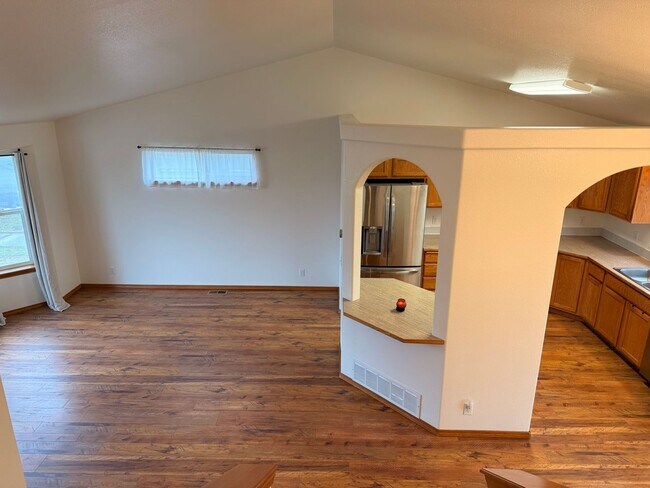 Building Photo - Duplex in Stoddard meadows