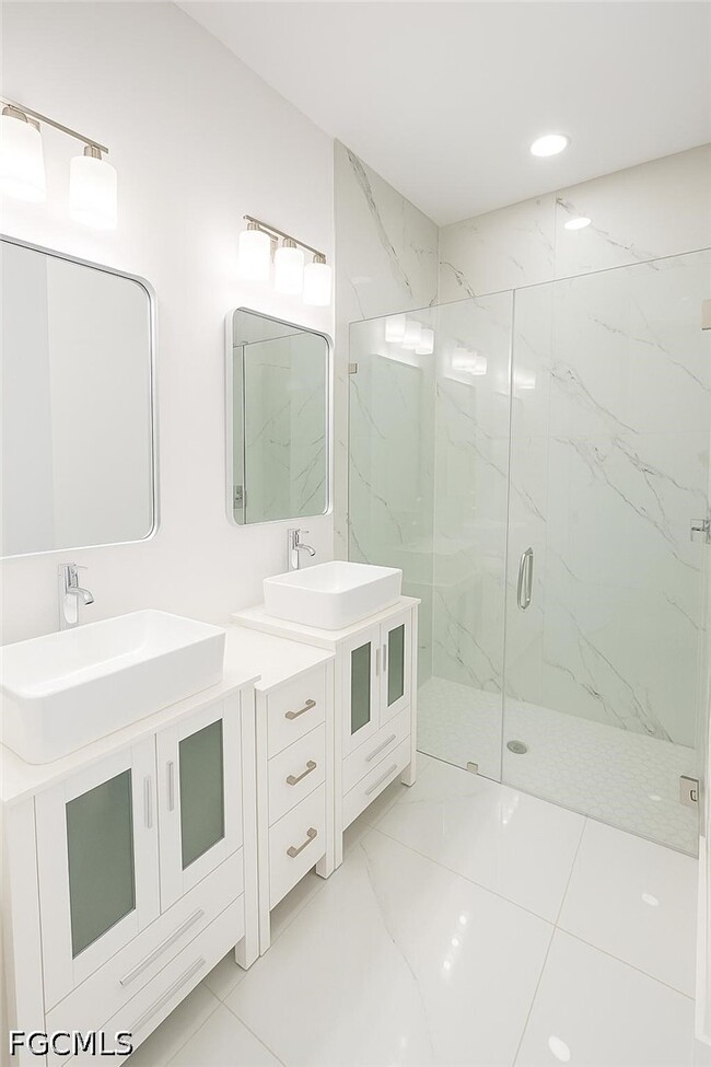 Building Photo - 612 Ames St E