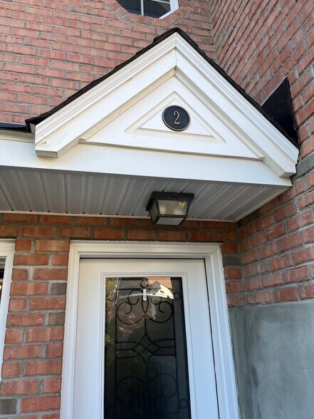 Primary Photo - 1536 Highland Ave