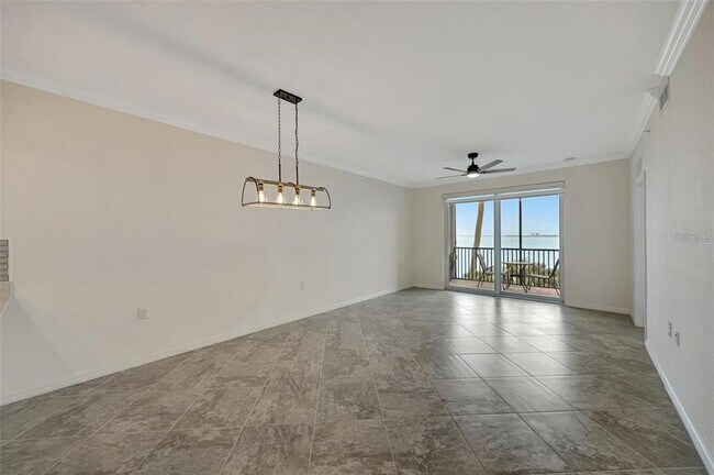 Building Photo - 910 Tidewater Shores Loop