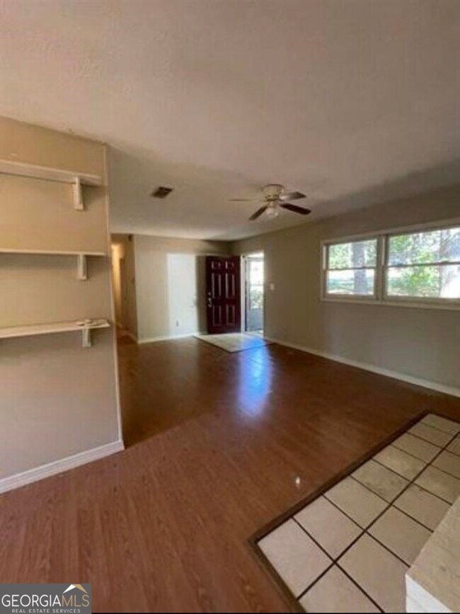 Building Photo - 2983 Deshong Dr SW