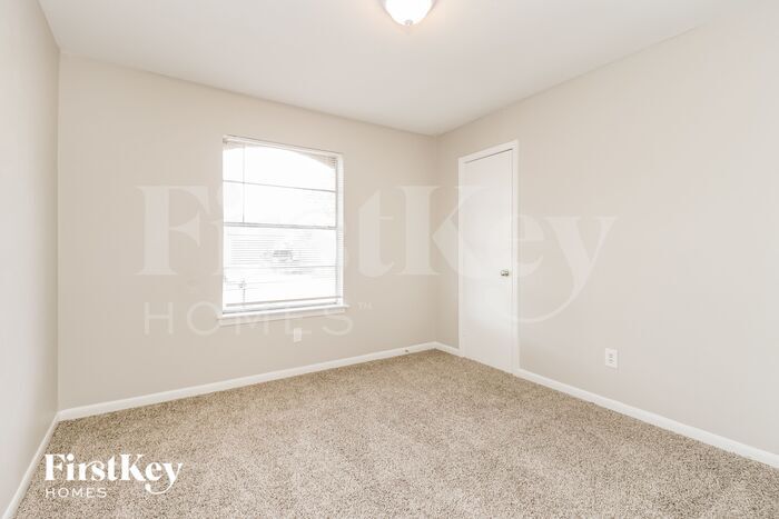 Building Photo - 1715 Glenview Ln