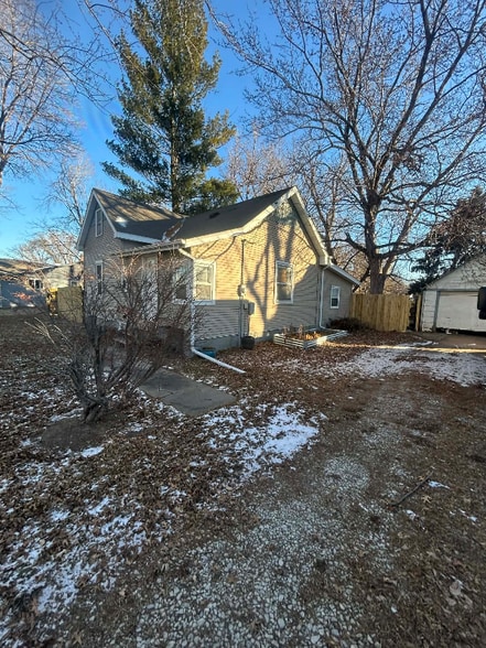 Building Photo - 1300 11th St