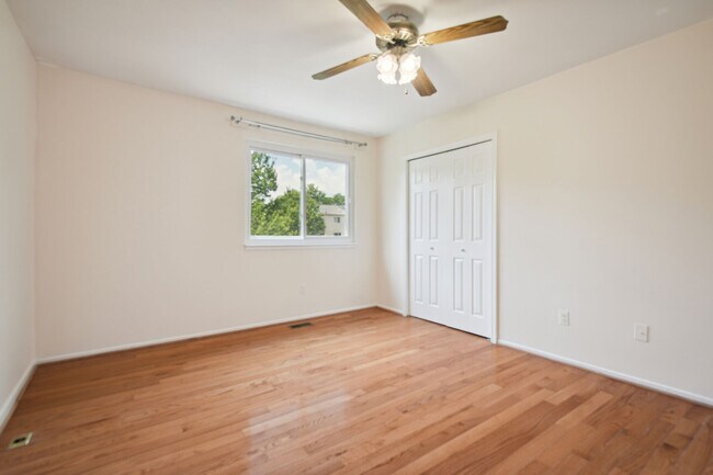 Building Photo - 8266 Amity Cir
