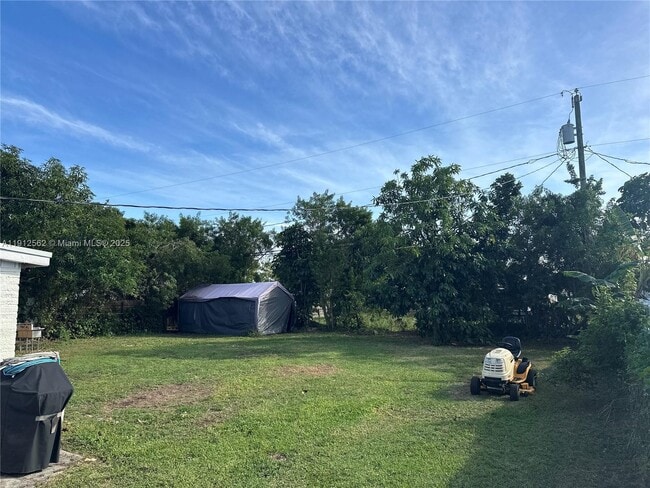 Building Photo - 420 NE 12th St