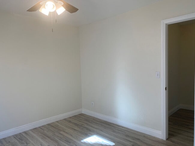 Building Photo - Single Story 3 Bedroom Home for Rent