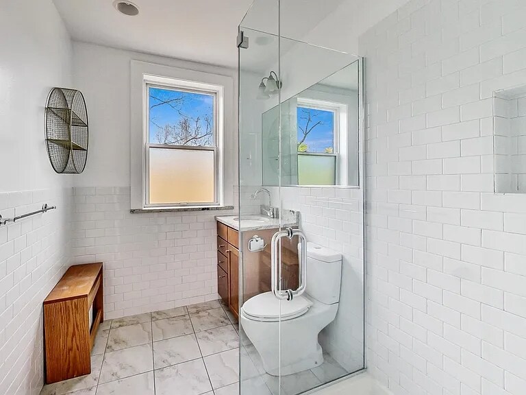 Building Photo - 5600 S Blackstone Ave