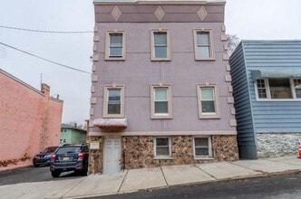 Building Photo - 1316 44th St