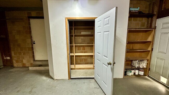 Building Photo - 410 N 250 W