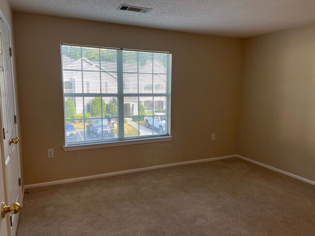 Building Photo - Two bedroom two bath second floor unit