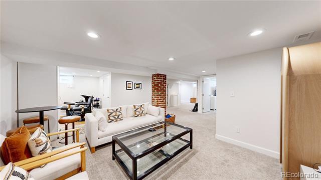 Building Photo - 1325 Dahlia St