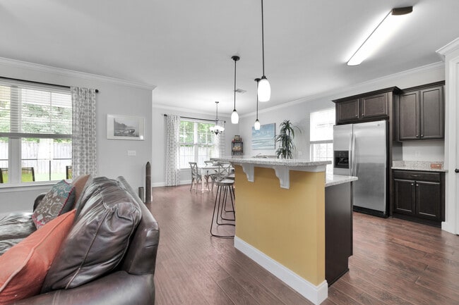 Building Photo - 902 Bay Breeze Cove