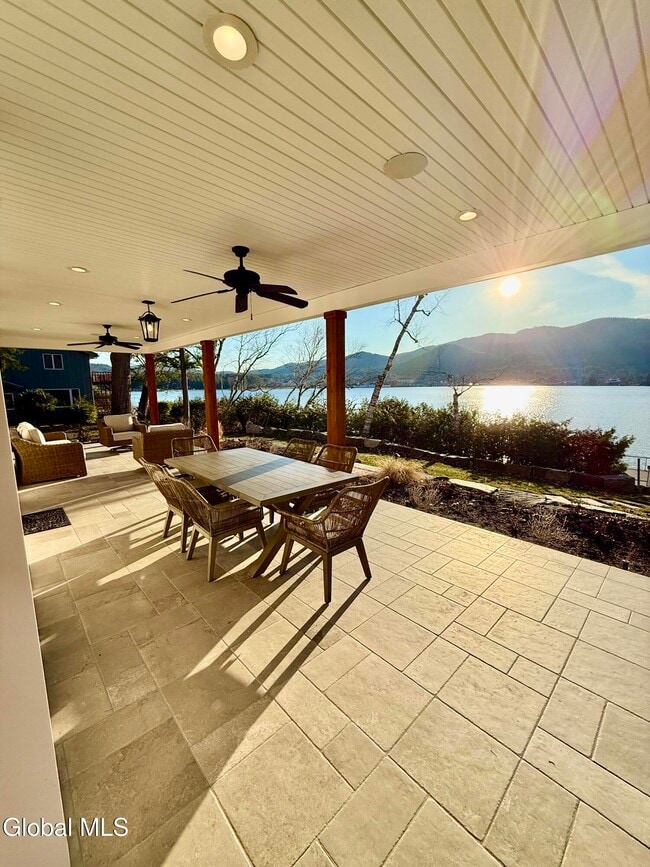 Building Photo - 16 Newton St