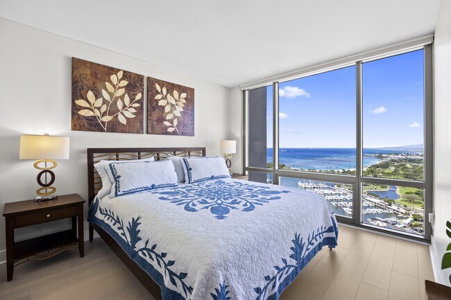 Building Photo - 1551 Ala Wai Blvd