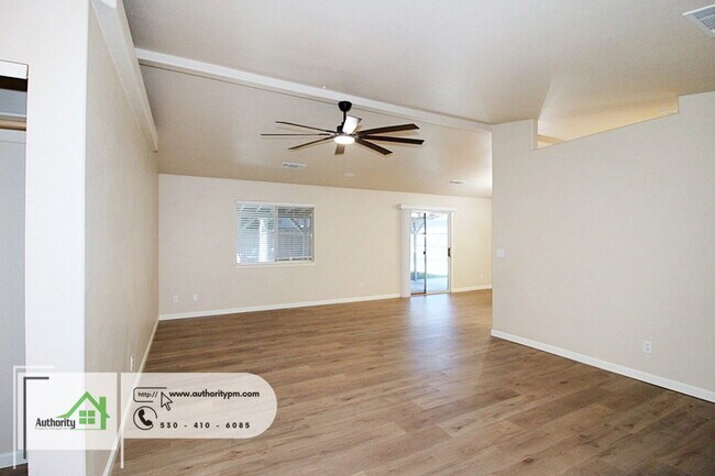 Building Photo - 3527 Savage Dr