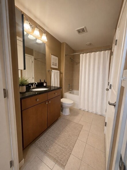 Building Photo - 155 Potomac Passage