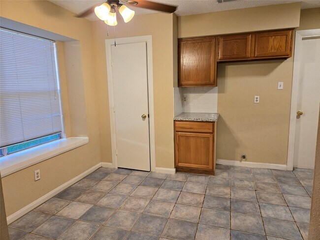 Building Photo - 3106 Timber View Ct