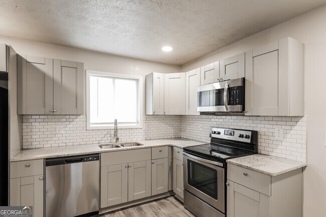 Building Photo - 8030 Kendrick Rd