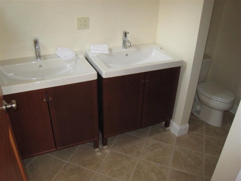 Building Photo - 6 Giles Park