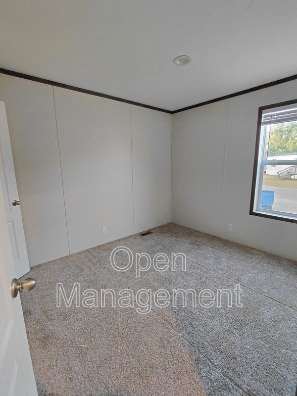 Building Photo - 301 Mantle Ave