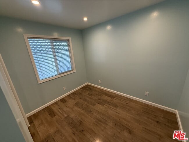 Building Photo - 7512 Jamieson Ave