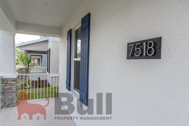 Building Photo - 7518 Summerlake Groves St